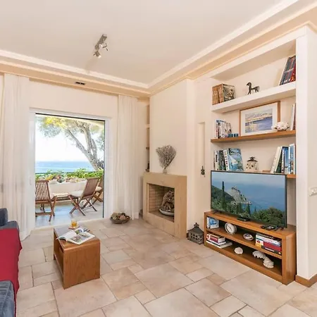 Anemos Corfu Μπαρμπάτι